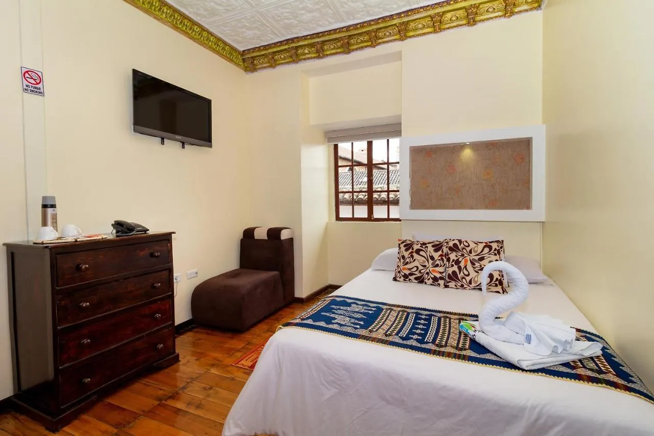 Friends Hotel & Rooftop - Historic Center & Museums
