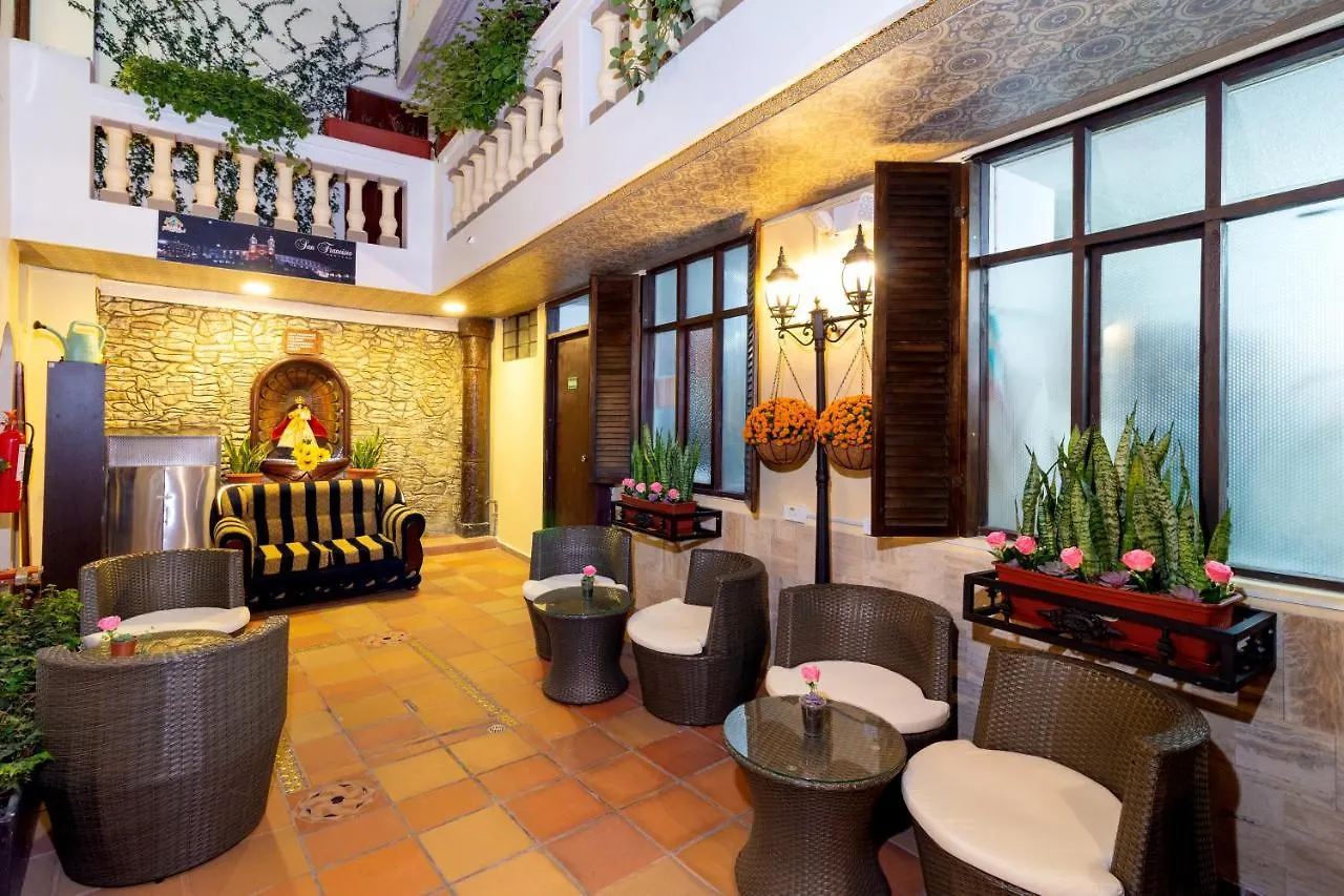 Friends Hotel & Rooftop - Historic Center & Museums