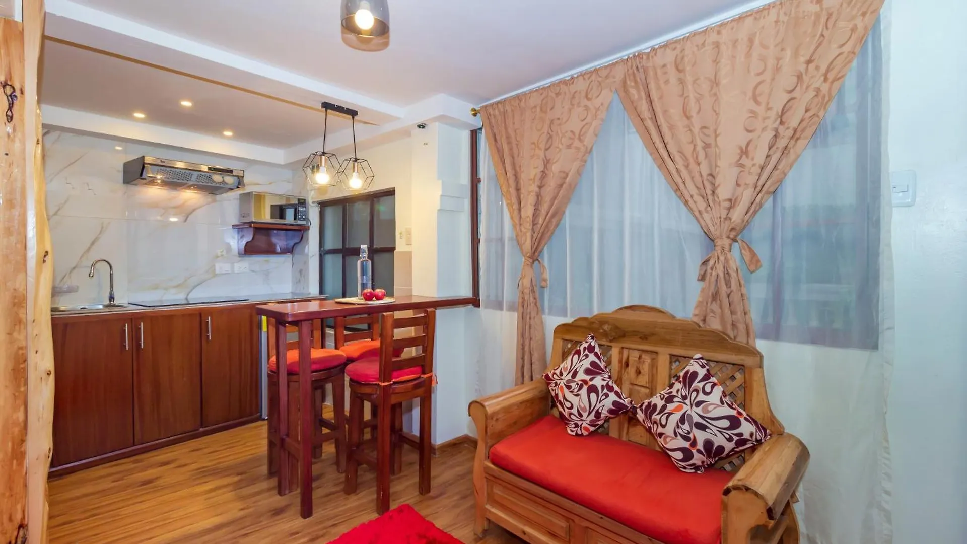 Friends Hotel & Rooftop - Historic Center & Museums Quito
