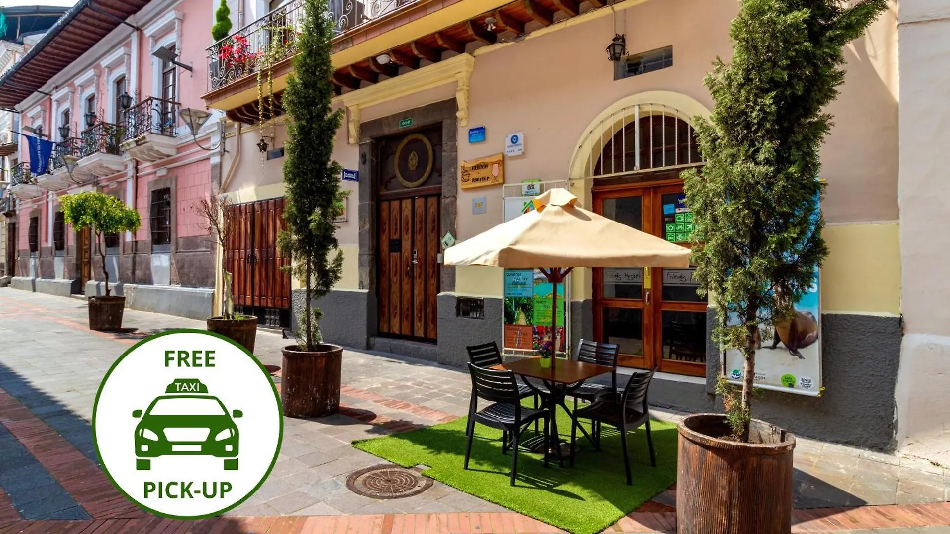 Friends Hotel & Rooftop - Historic Center & Museums