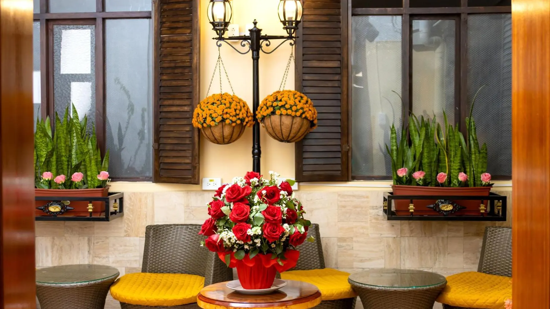 Friends Hotel & Rooftop - Historic Center & Museums Ecuador