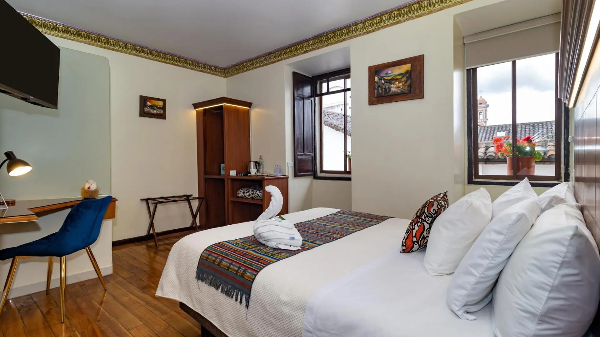 Friends Hotel & Rooftop - Historic Center & Museums