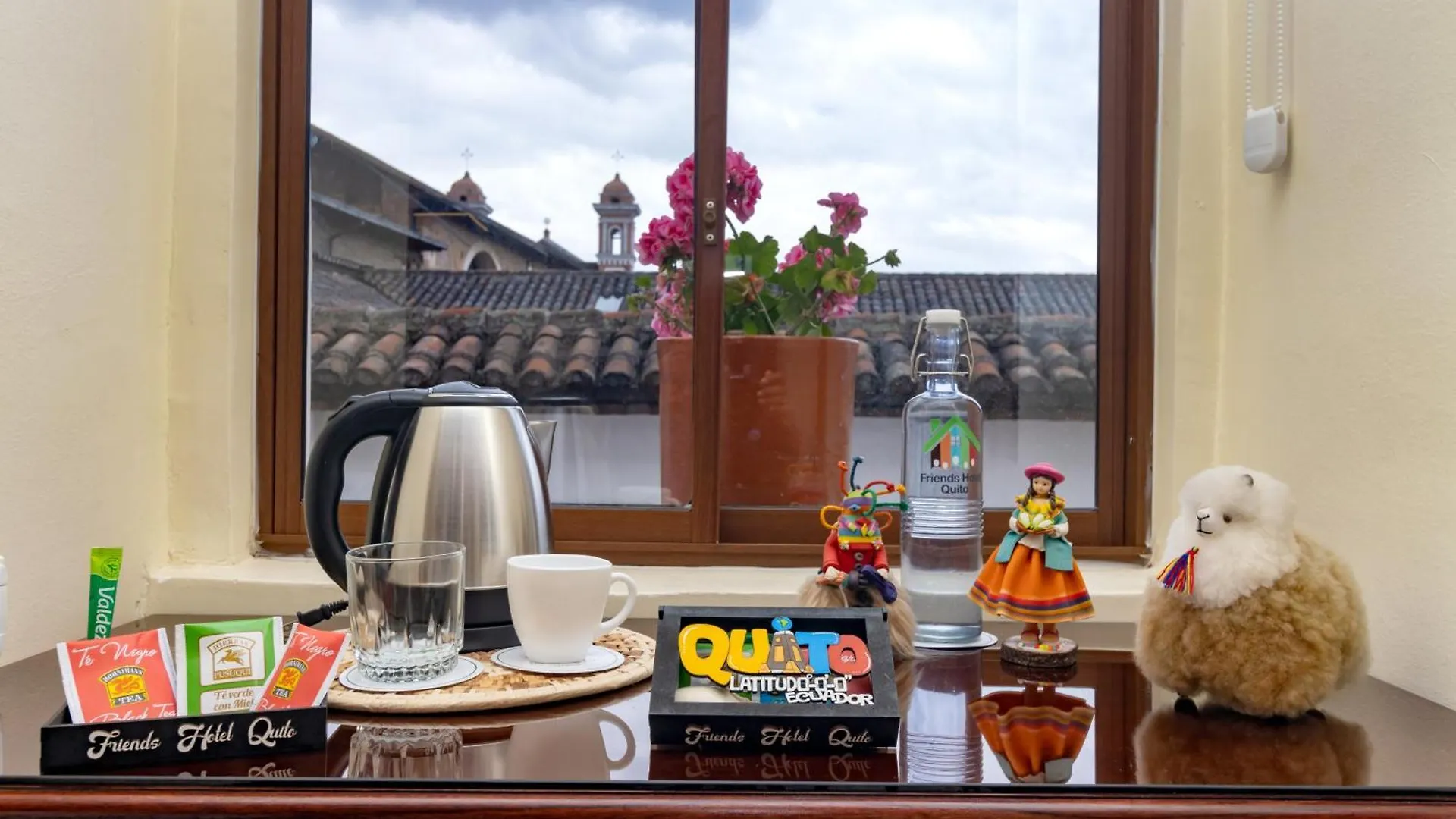 Friends Hotel & Rooftop - Historic Center & Museums  Quito