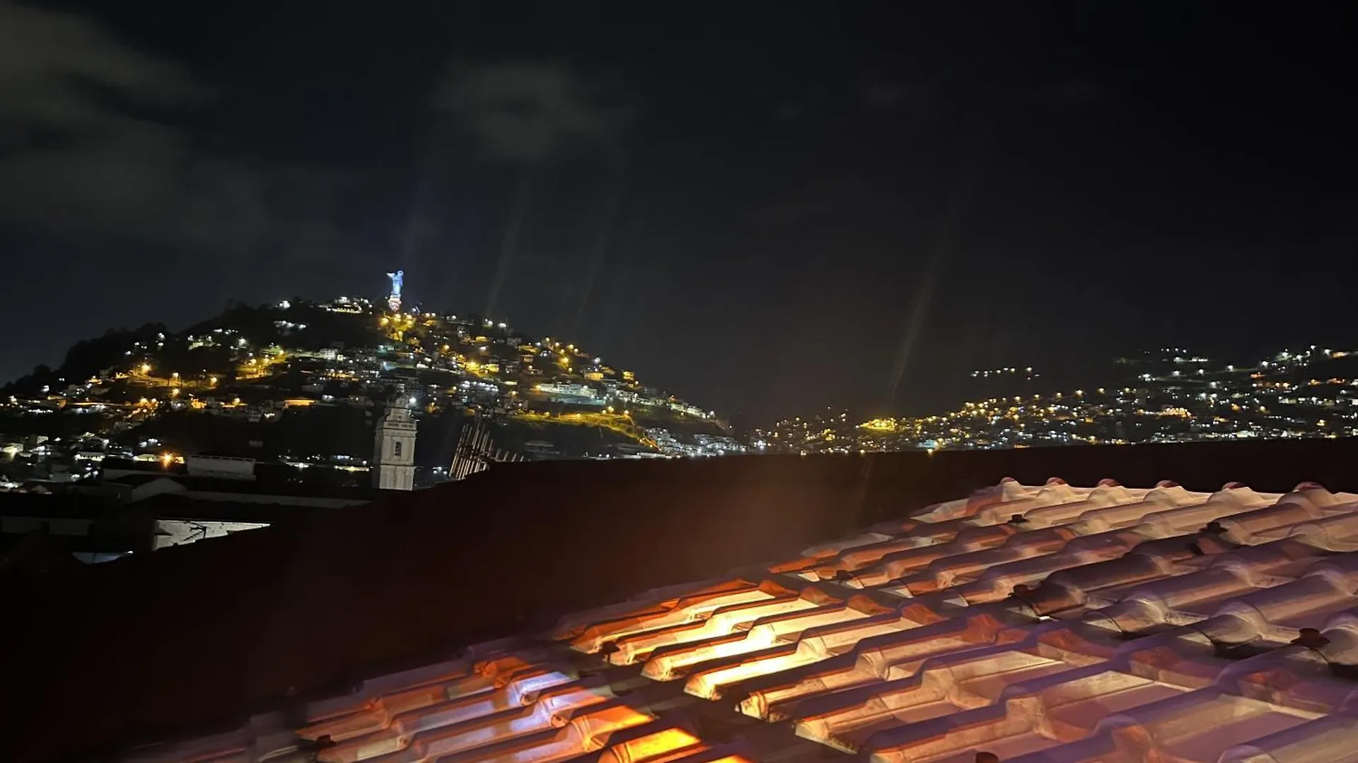 Friends Hotel & Rooftop - Historic Center & Museums