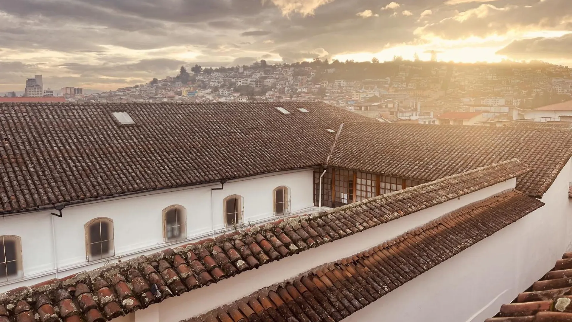 Friends Hotel & Rooftop - Historic Center & Museums Ecuador