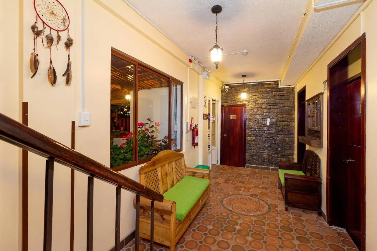 Friends Hotel & Rooftop - Historic Center & Museums  Quito
